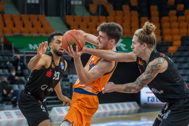 在这个背景 在这个背景