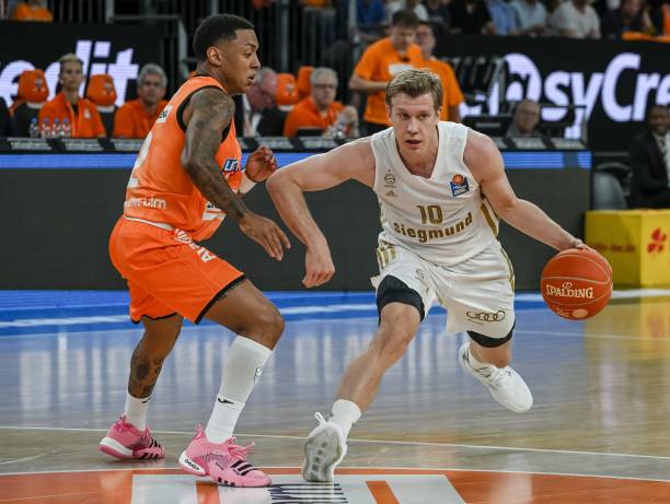 莱万的领袖 莱万的领袖