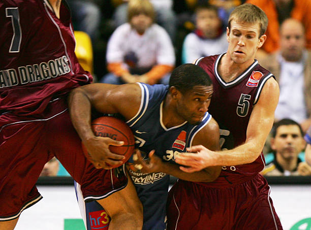 中场球员为 中场球员为